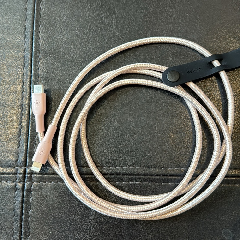 Random IPhone cords - Picture 4 of 5